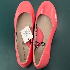 NWT Gold Toe patent leather flats
